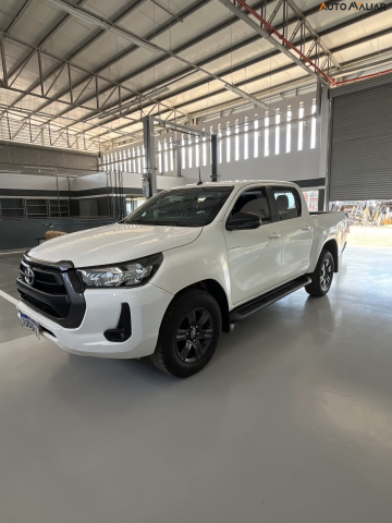 TOYOTA HILUX 2.8 D-4D TURBO DIESEL CD SR 4X4 AUTOMÃTICA