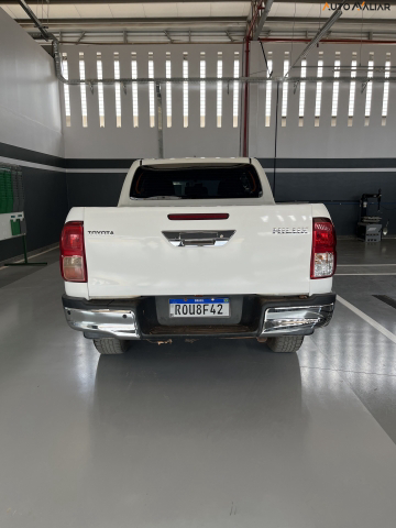 TOYOTA HILUX 2.8 D-4D TURBO DIESEL CD SR 4X4 AUTOMÃTICA