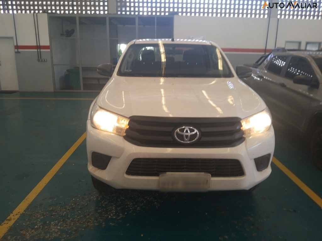 TOYOTA HILUX 2.8 POWER PACK 4X4 CD 16V DIESEL 4P MANUAL