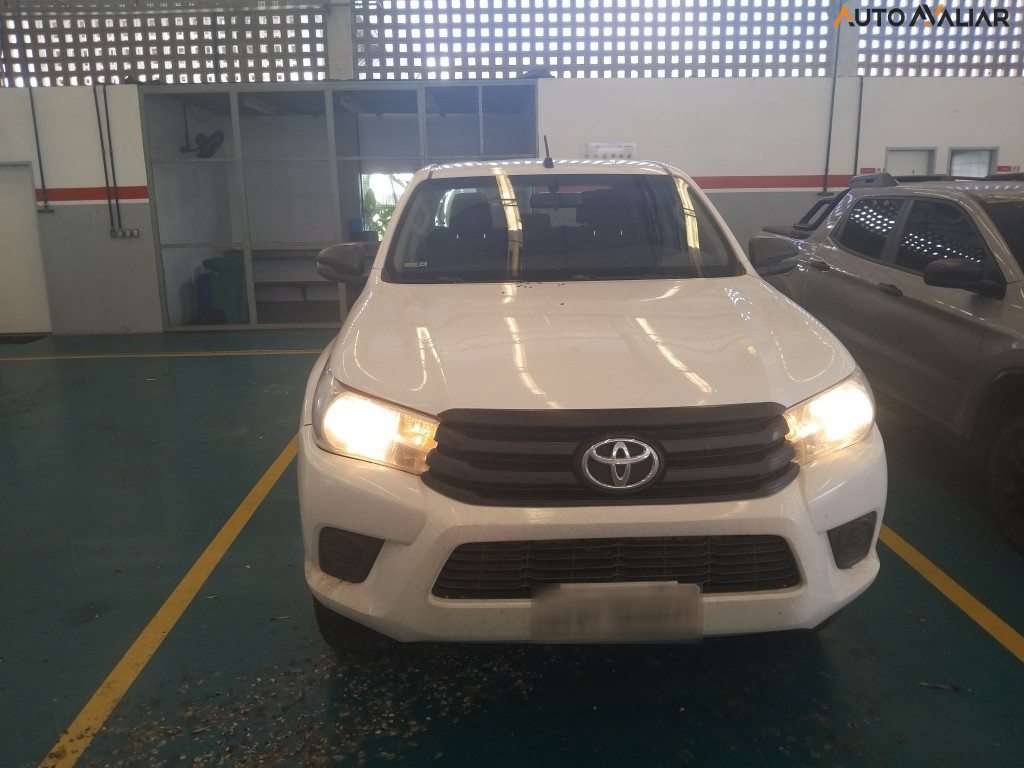 TOYOTA HILUX 2.8 POWER PACK 4X4 CD 16V DIESEL 4P MANUAL