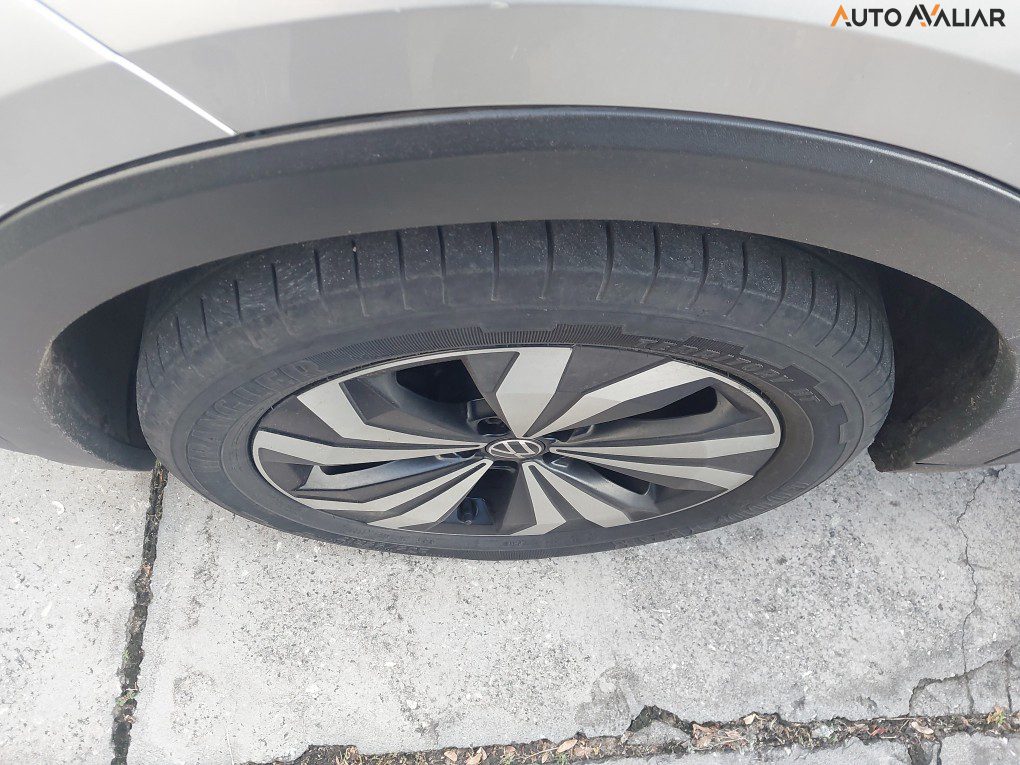 VOLKSWAGEN T-CROSS 1.0 200 TSI TOTAL FLEX AUTOMÁTICO