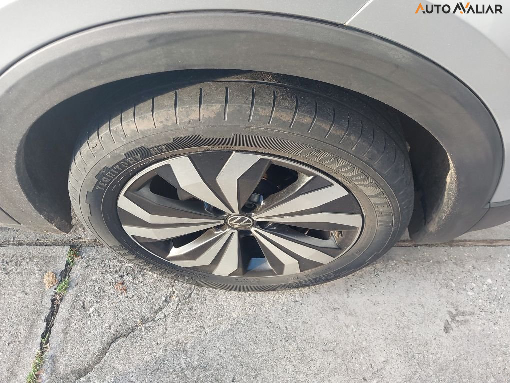VOLKSWAGEN T-CROSS 1.0 200 TSI TOTAL FLEX AUTOMÁTICO