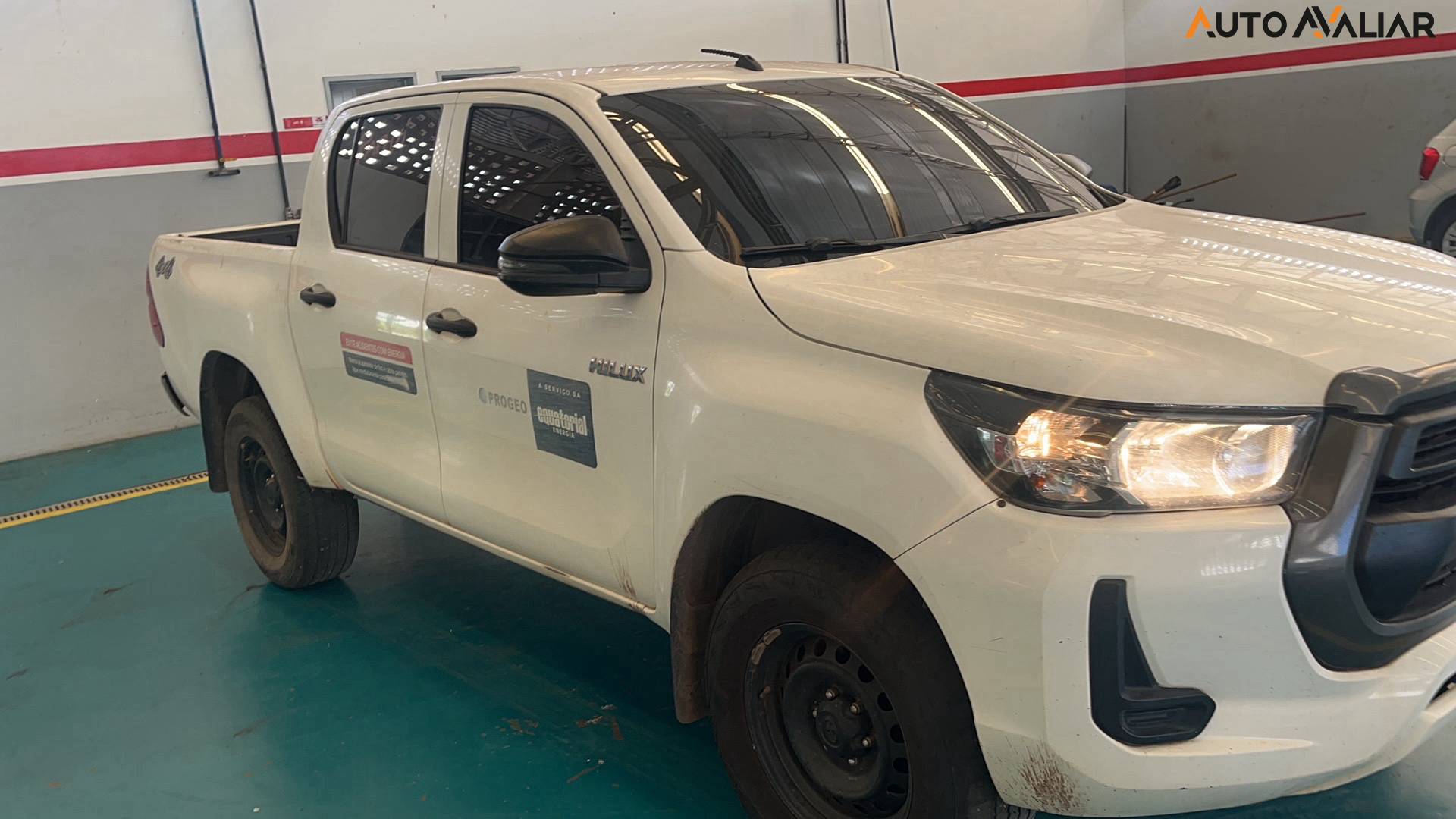 TOYOTA HILUX 2.8 D-4D TURBO DIESEL CD POWER PACK 4X4 MANUAL