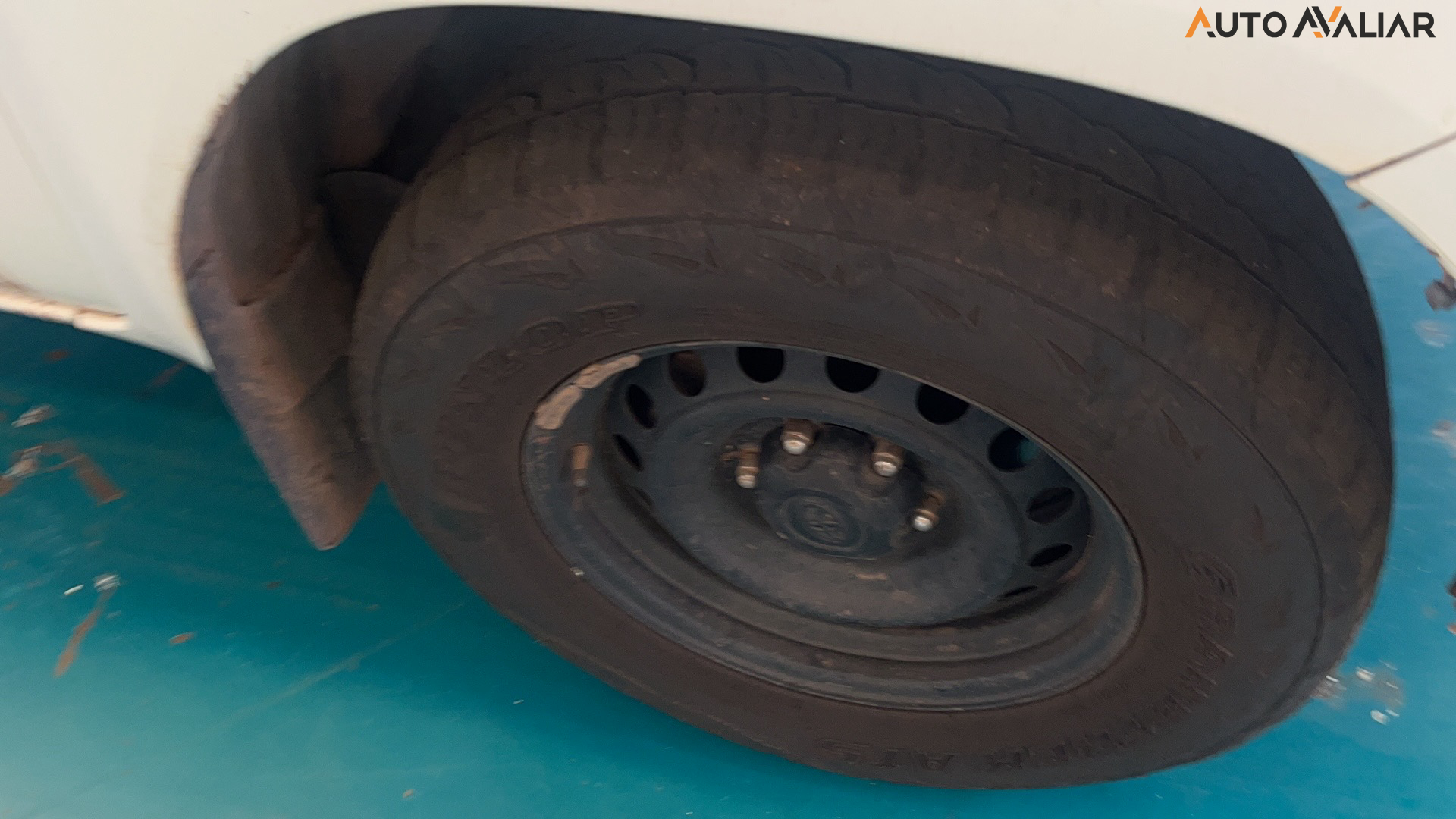 TOYOTA HILUX 2.8 D-4D TURBO DIESEL CD POWER PACK 4X4 MANUAL