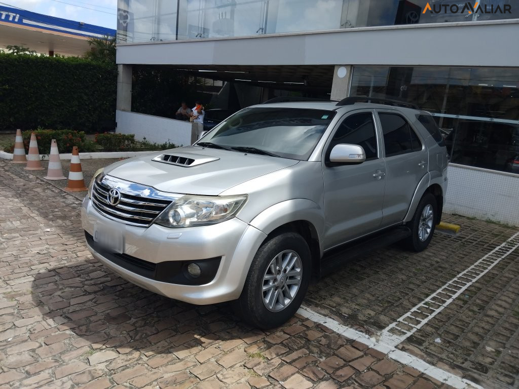 TOYOTA HILUX SW4 3.0 SRV 4X4 16V TURBO INTERCOOLER DIESEL 4P MANUAL
