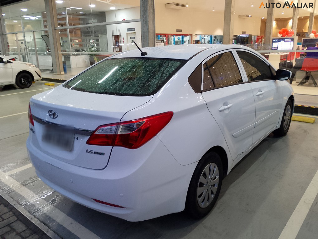 HYUNDAI HB20S 1.6 COMFORT PLUS 16V FLEX 4P MANUAL
