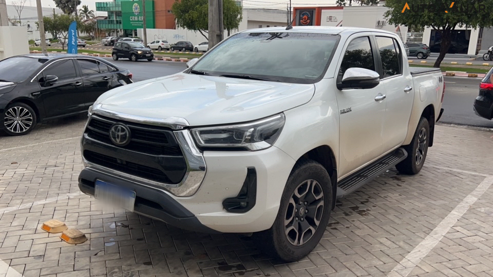 TOYOTA HILUX 2.8 D-4D TURBO DIESEL CD SRX 4X4 AUTOMÁTICO