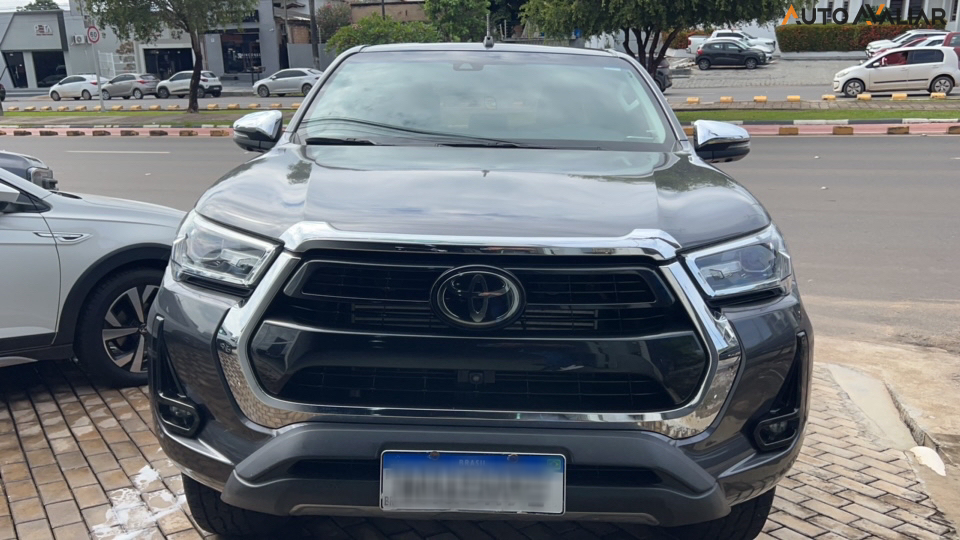 TOYOTA HILUX 2.8 D-4D TURBO DIESEL CD SRX 4X4 AUTOMÁTICO