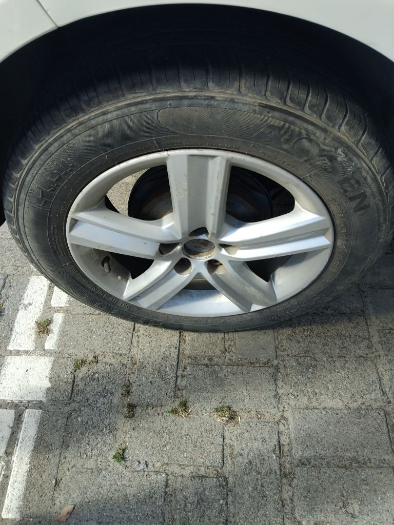 VOLKSWAGEN FOX 1.6 MSI HIGHLINE 16V FLEX 4P MANUAL