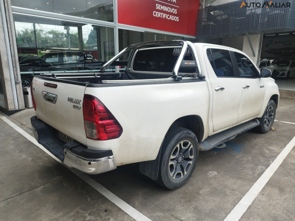 TOYOTA HILUX 2.8 D-4D TURBO DIESEL CD SRV 4X4 AUTOMÁTICO
