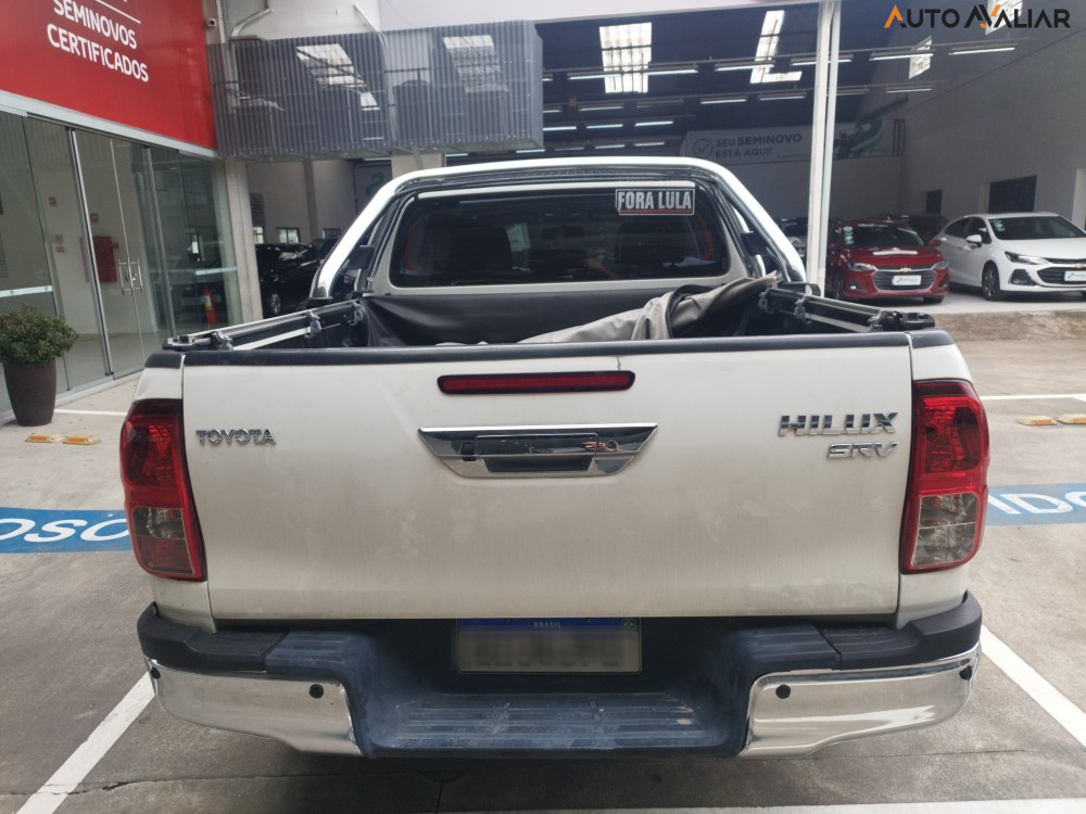 TOYOTA HILUX 2.8 D-4D TURBO DIESEL CD SRV 4X4 AUTOMÁTICO