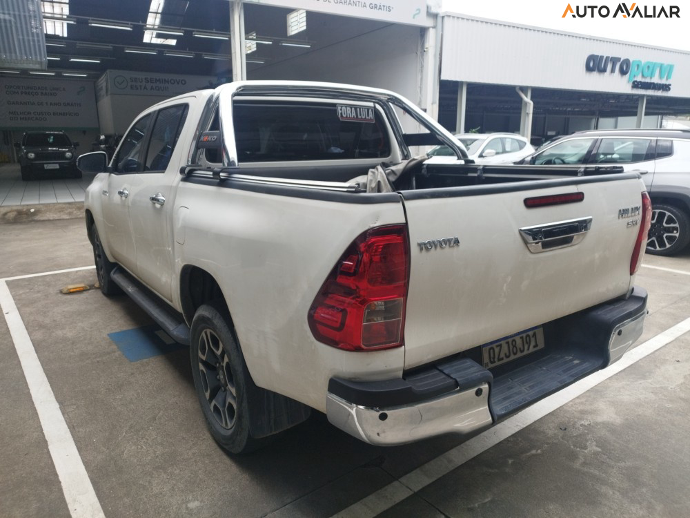 TOYOTA HILUX 2.8 D-4D TURBO DIESEL CD SRV 4X4 AUTOMÁTICO
