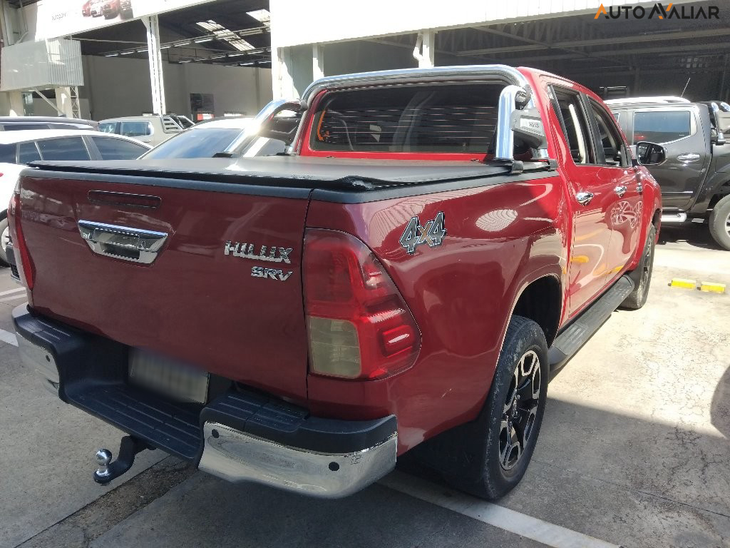 TOYOTA HILUX 2.8 D-4D TURBO DIESEL CD SRV 4X4 AUTOMÁTICO