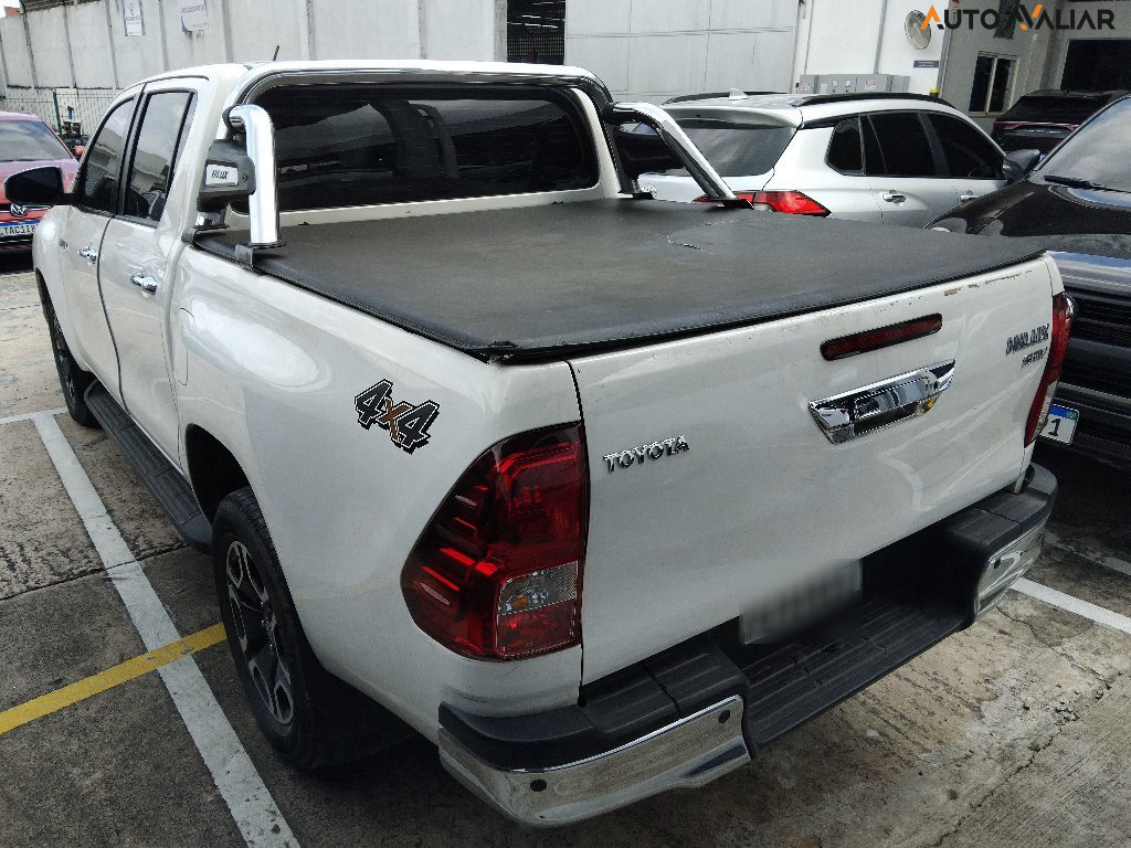 TOYOTA HILUX 2.8 D-4D TURBO DIESEL CD SRV 4X4 AUTOM&Aacute;TICO
