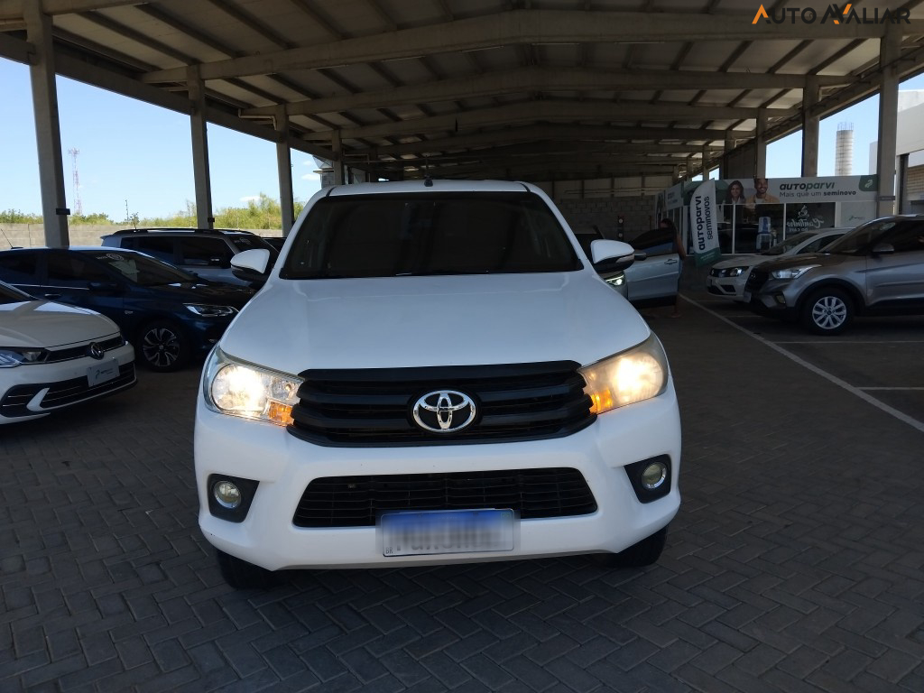 TOYOTA HILUX 2.8 STD 4X4 CD 16V DIESEL 4P MANUAL