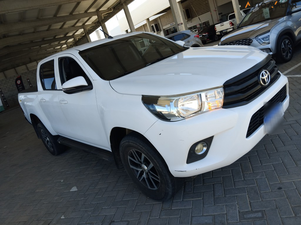 TOYOTA HILUX 2.8 STD 4X4 CD 16V DIESEL 4P MANUAL