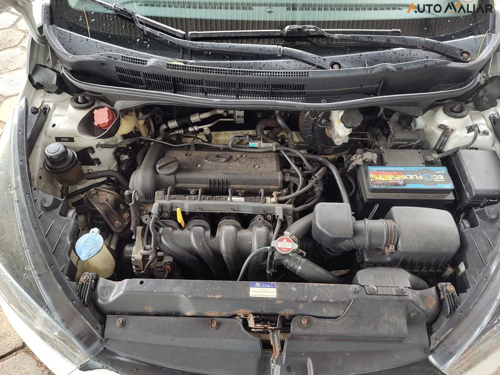 HYUNDAI HB20S 1.6 COMFORT PLUS 16V FLEX 4P MANUAL