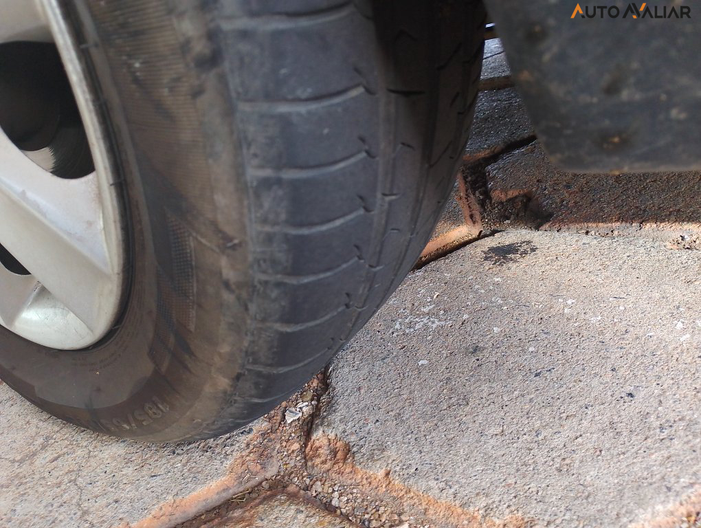 NISSAN LIVINA 1.8 SL X-GEAR 16V FLEX 4P AUTOMATICO