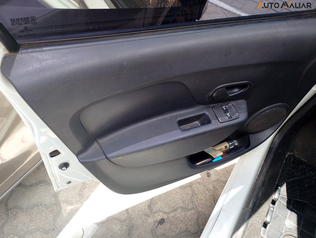 RENAULT SANDERO 1.0 12V SCE FLEX AUTHENTIQUE MANUAL