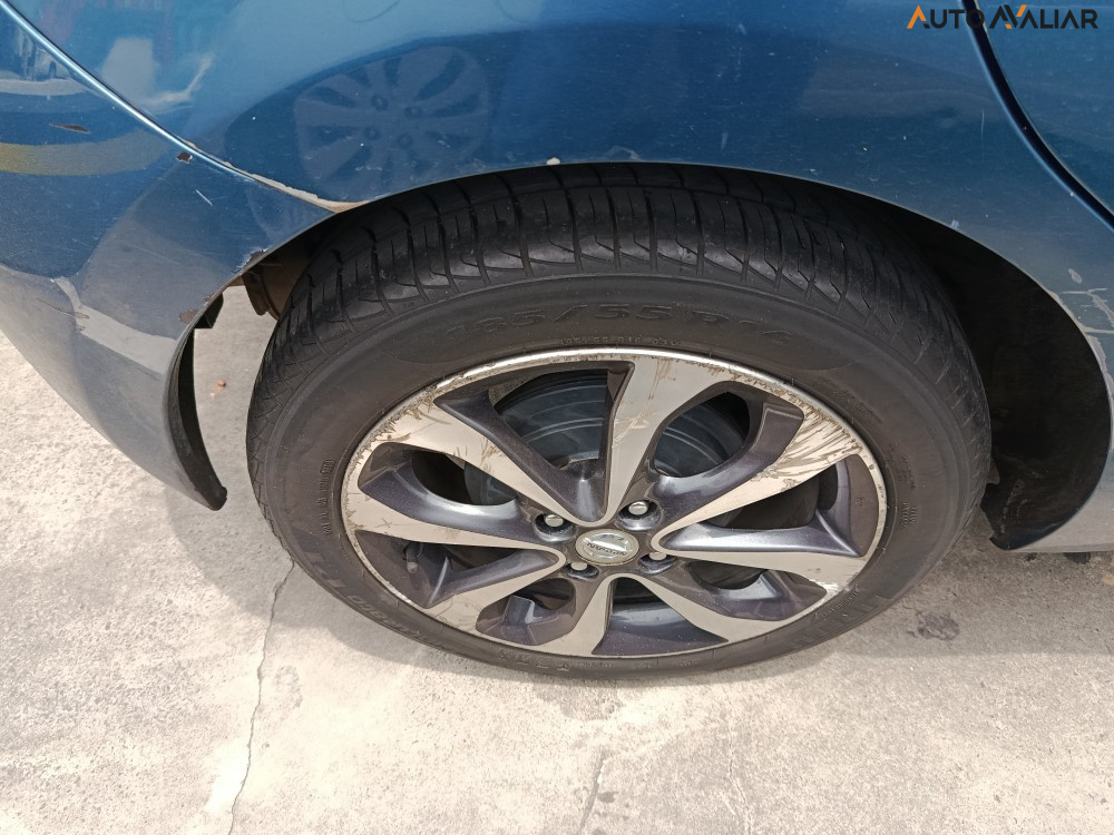 NISSAN MARCH 1.6 SL 16V FLEX 4P MANUAL