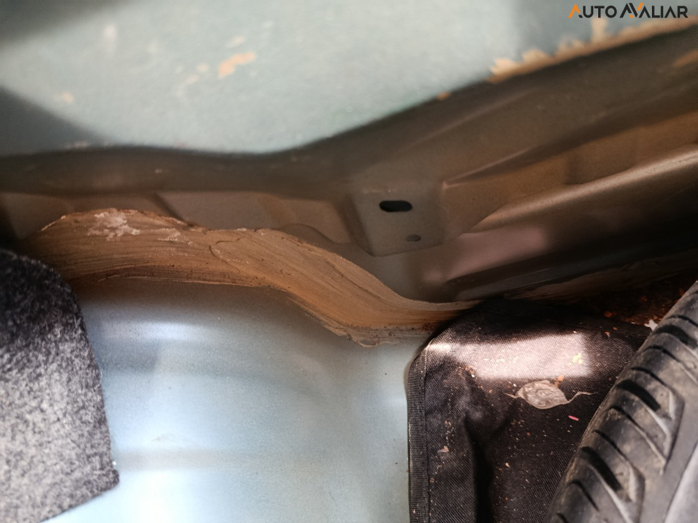 NISSAN MARCH 1.6 SL 16V FLEX 4P MANUAL