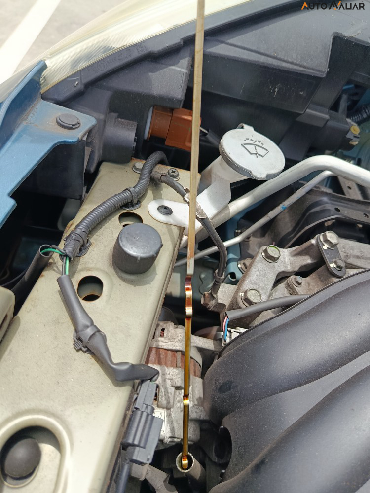 NISSAN MARCH 1.6 SL 16V FLEX 4P MANUAL