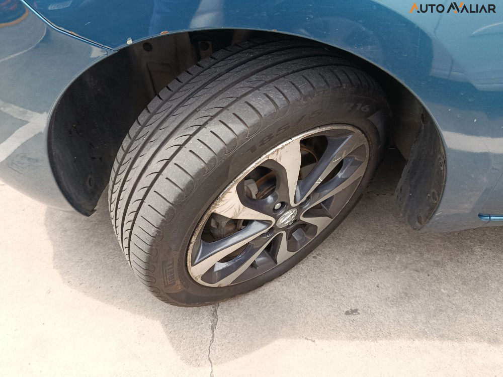 NISSAN MARCH 1.6 SL 16V FLEX 4P MANUAL