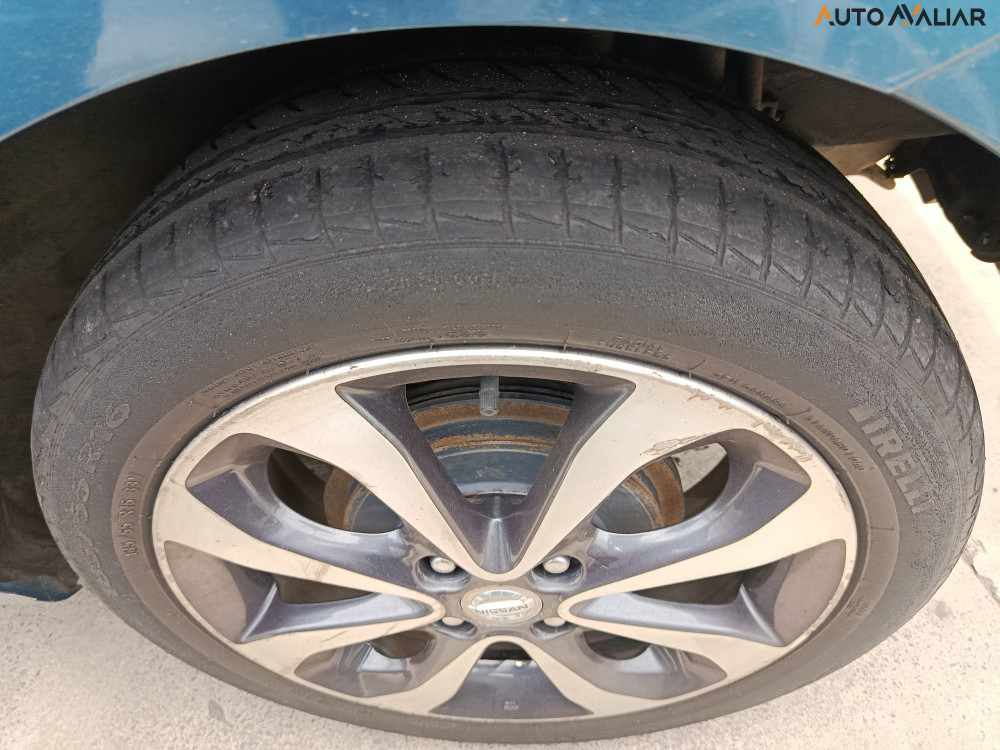 NISSAN MARCH 1.6 SL 16V FLEX 4P MANUAL