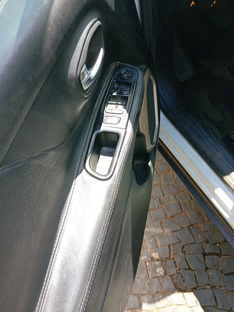 JEEP RENEGADE 1.8 16V FLEX LONGITUDE 4P AUTOMATICO