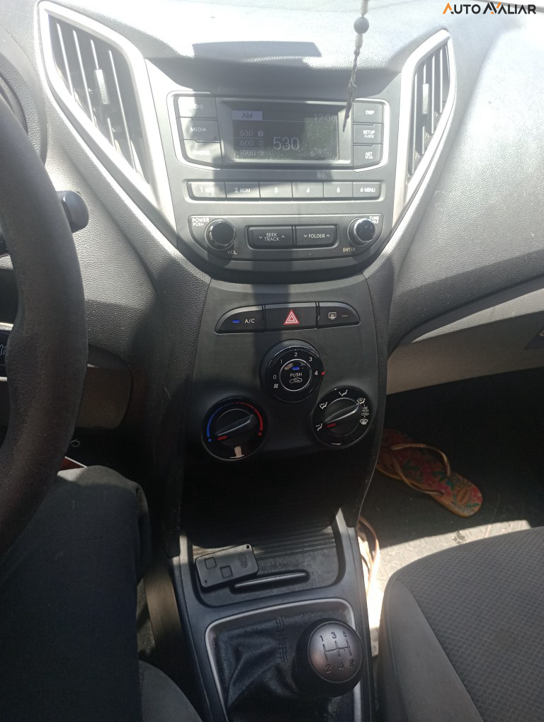 HYUNDAI HB20S 1.0 COMFORT PLUS 12V FLEX 4P MANUAL