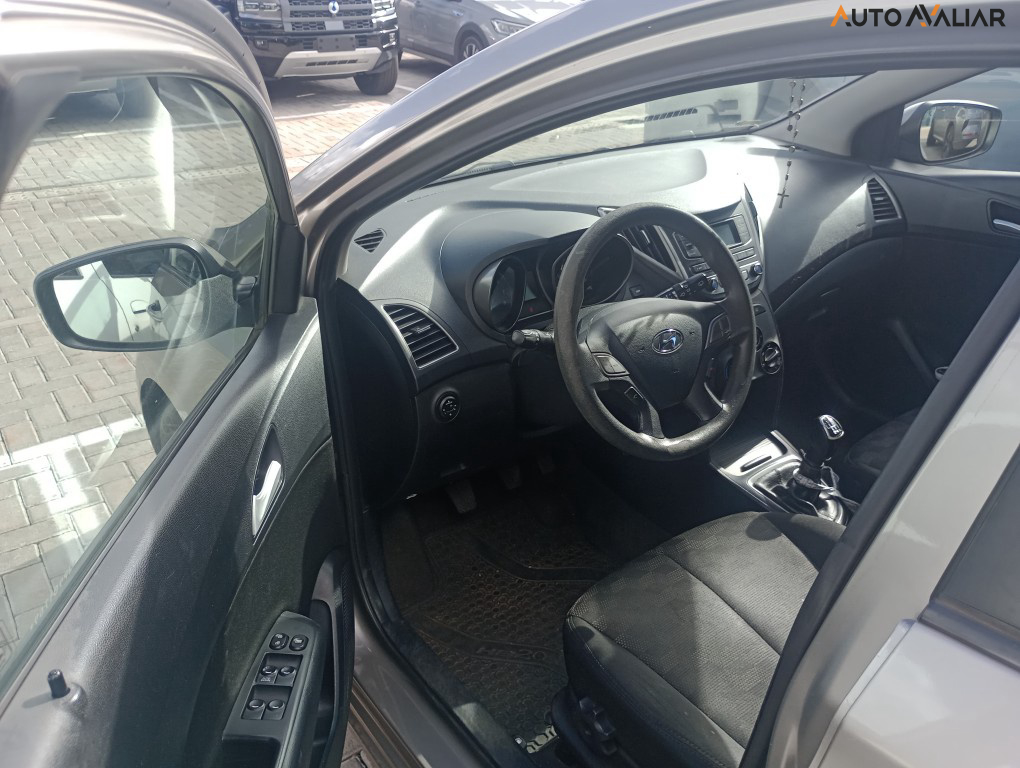 HYUNDAI HB20 1.6 COMFORT PLUS 16V FLEX 4P MANUAL