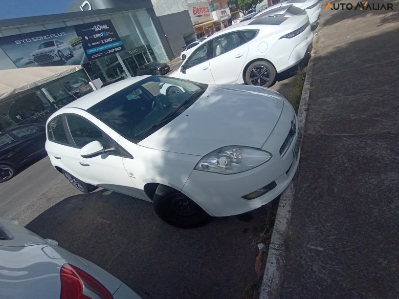 FIAT BRAVO 1.8 ESSENCE 16V FLEX 4P AUTOMATIZADO