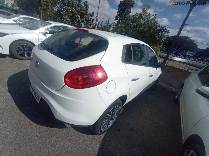 FIAT BRAVO 1.8 ESSENCE 16V FLEX 4P AUTOMATIZADO
