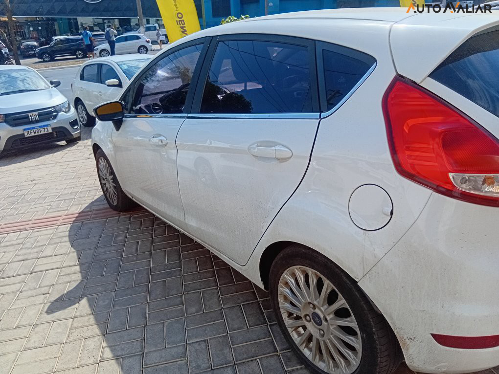 FORD FIESTA 1.6 TITANIUM HATCH 16V FLEX 4P POWERSHIFT