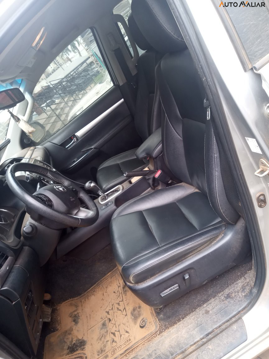 TOYOTA HILUX 2.7 VVT-i FLEX CD SRV 4X2 AUTOM&Aacute;TICO