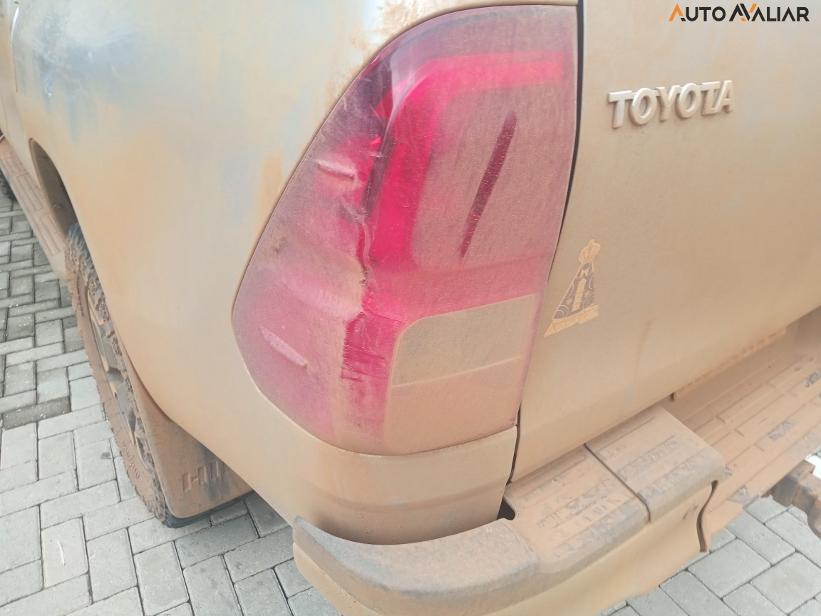 TOYOTA HILUX 2.7 VVT-i FLEX CD SRV 4X2 AUTOM&Aacute;TICO