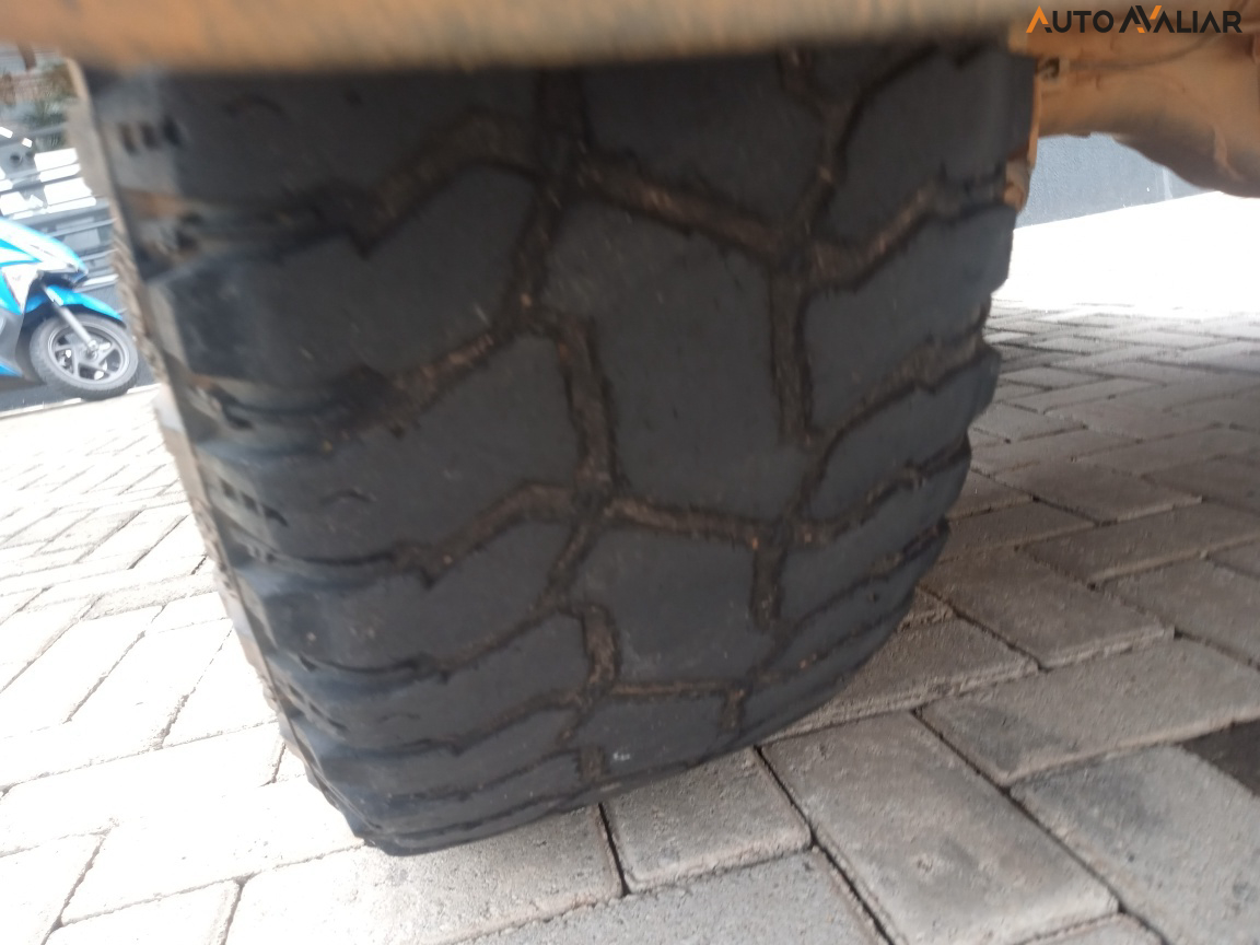 TOYOTA HILUX 2.7 VVT-i FLEX CD SRV 4X2 AUTOM&Aacute;TICO