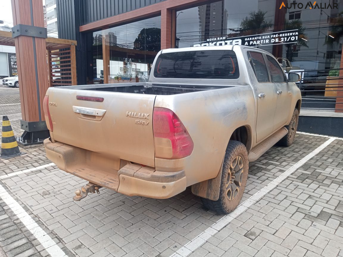 TOYOTA HILUX 2.7 VVT-i FLEX CD SRV 4X2 AUTOM&Aacute;TICO