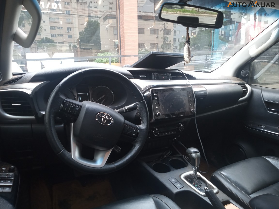 TOYOTA HILUX 2.7 VVT-i FLEX CD SRV 4X2 AUTOM&Aacute;TICO