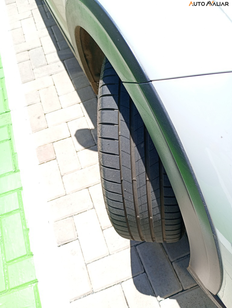 VOLKSWAGEN NIVUS 1.0 200 TSI TOTAL FLEX HIGHLINE AUTOM&Aacute;TICO