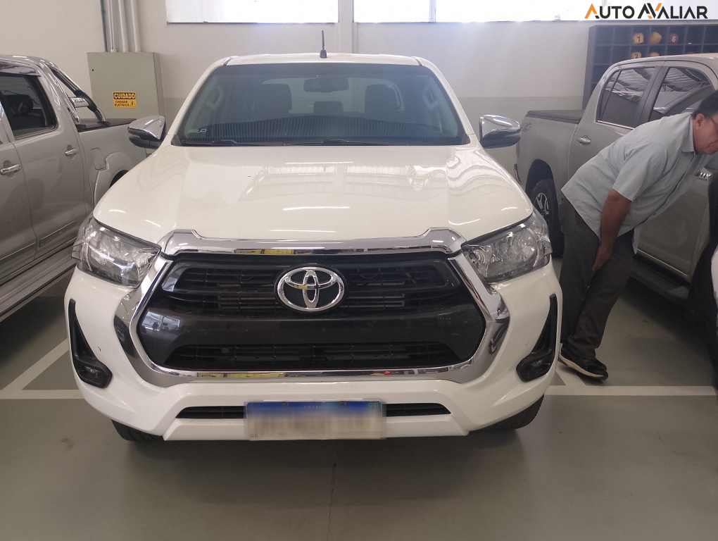TOYOTA HILUX 2.8 D-4D TURBO DIESEL CD SRV 4X4 AUTOMÁTICO