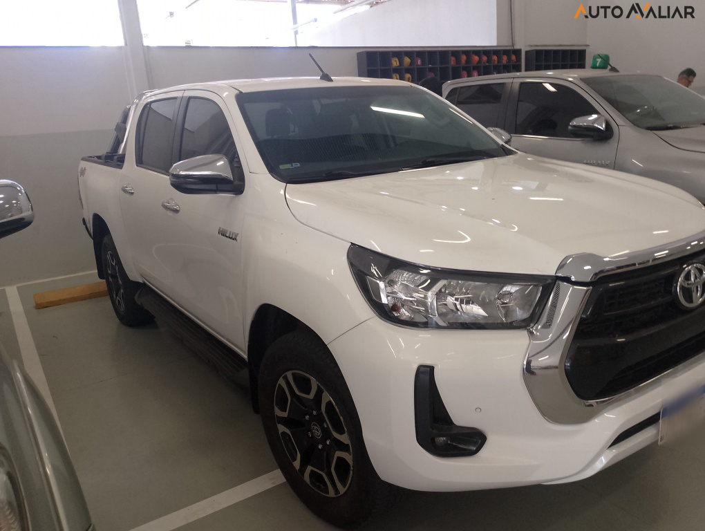 TOYOTA HILUX 2.8 D-4D TURBO DIESEL CD SRV 4X4 AUTOMÁTICO
