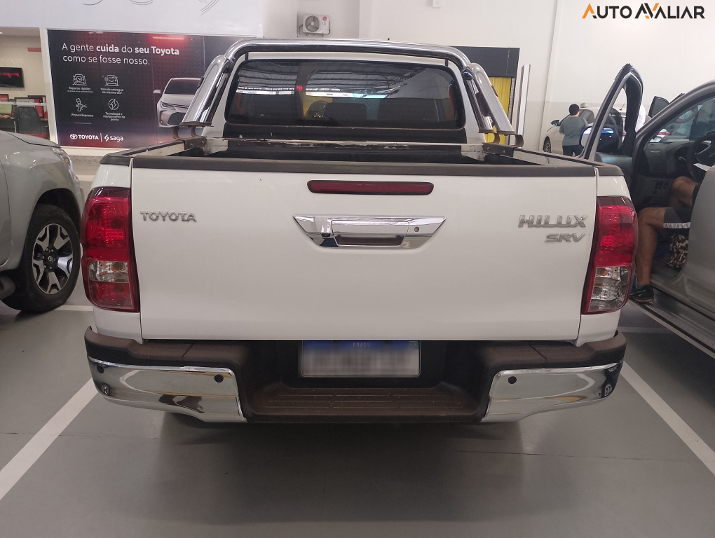 TOYOTA HILUX 2.8 D-4D TURBO DIESEL CD SRV 4X4 AUTOMÁTICO