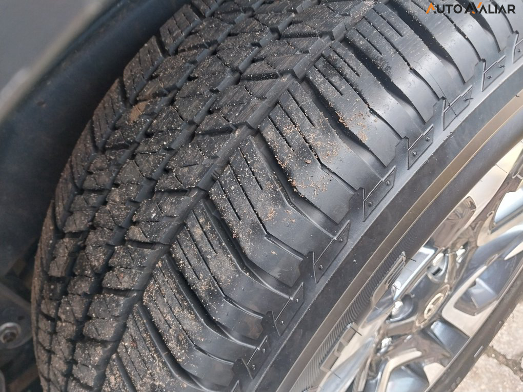 TOYOTA HILUX SW4 2.8 D-4D TURBO DIESEL SRX PLATINUM 4X4 AUTOM&Aacute;TICO