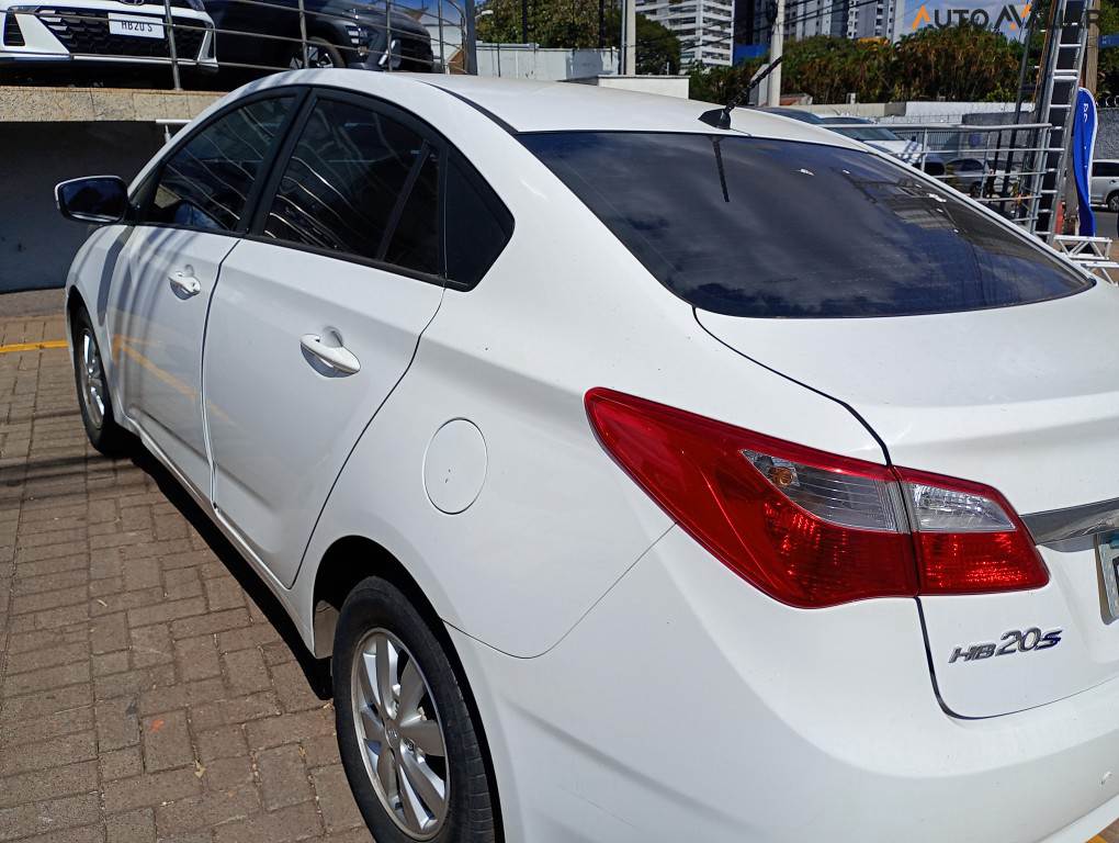 HYUNDAI HB20S 1.6 COMFORT PLUS 16V FLEX 4P AUTOMATICO