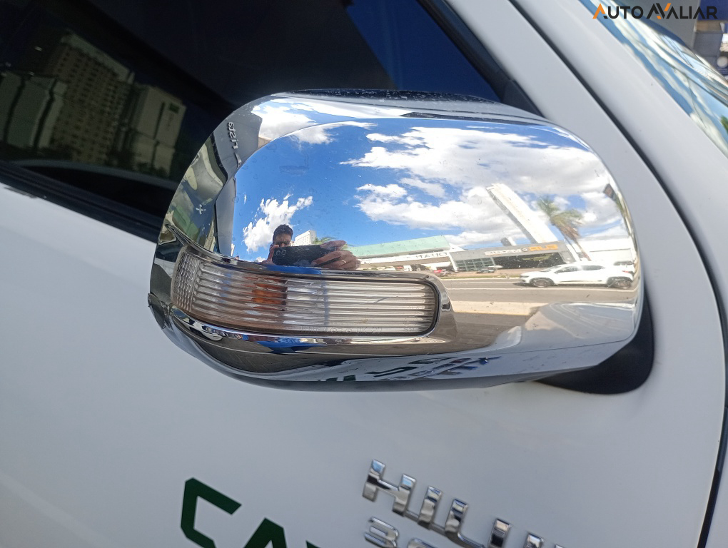 TOYOTA HILUX 3.0 SRV 4X4 CD 16V TURBO INTERCOOLER DIESEL 4P AUTOMATICO