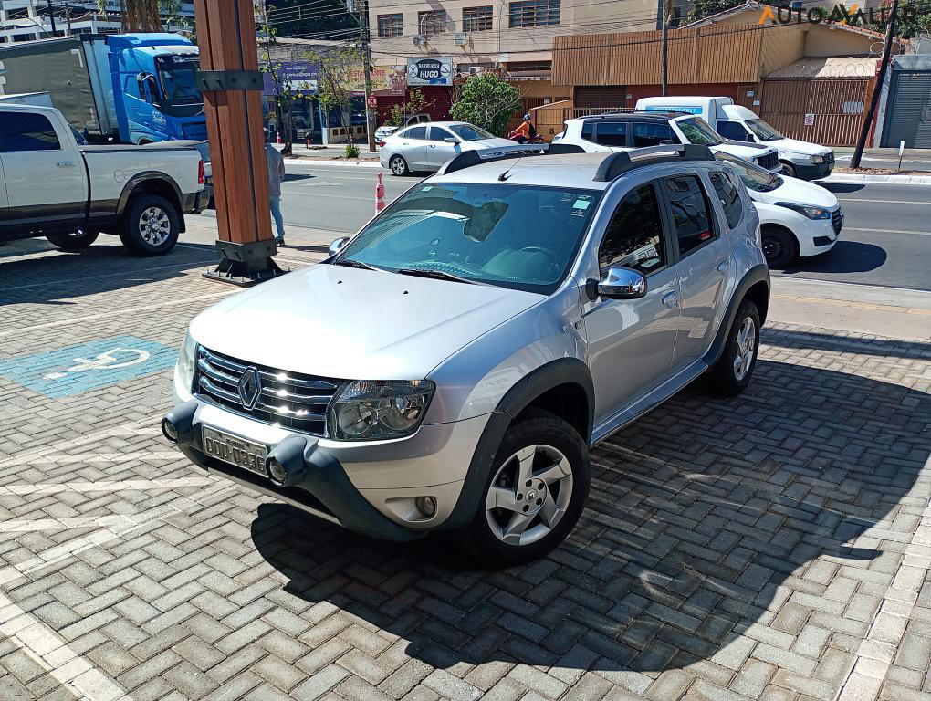RENAULT DUSTER 2.0 DYNAMIQUE 4X2 16V FLEX 4P AUTOMATICO