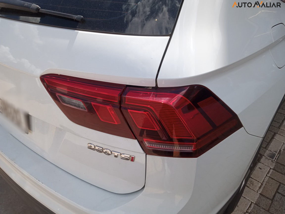 VOLKSWAGEN TIGUAN 1.4 250 TSI TOTAL FLEX ALLSPACE COMFORTLINE TIPTRONIC