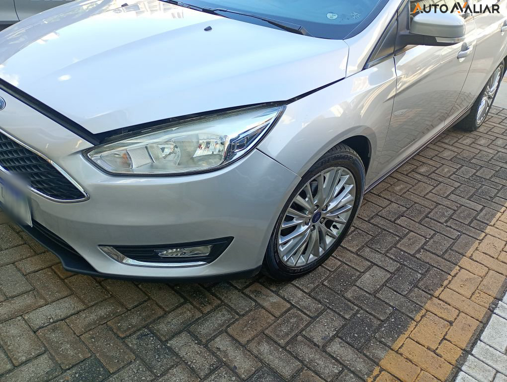 FORD FOCUS 2.0 SE FASTBACK 16V FLEX 4P POWERSHIFT