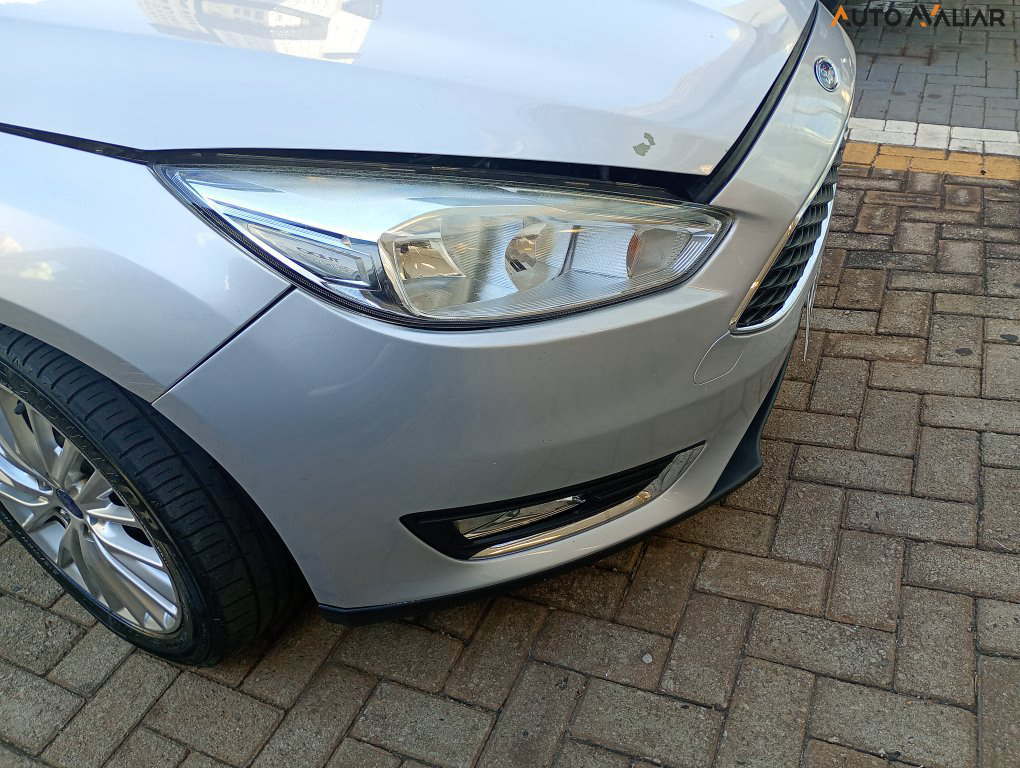 FORD FOCUS 2.0 SE FASTBACK 16V FLEX 4P POWERSHIFT